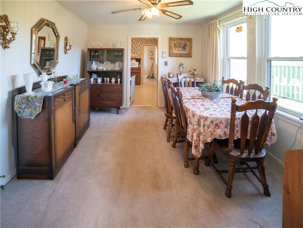 Elk Park, North Carolina 28622, United States, 3 Bedrooms Bedrooms, ,1 BathroomBathrooms,Residential,Active,231060