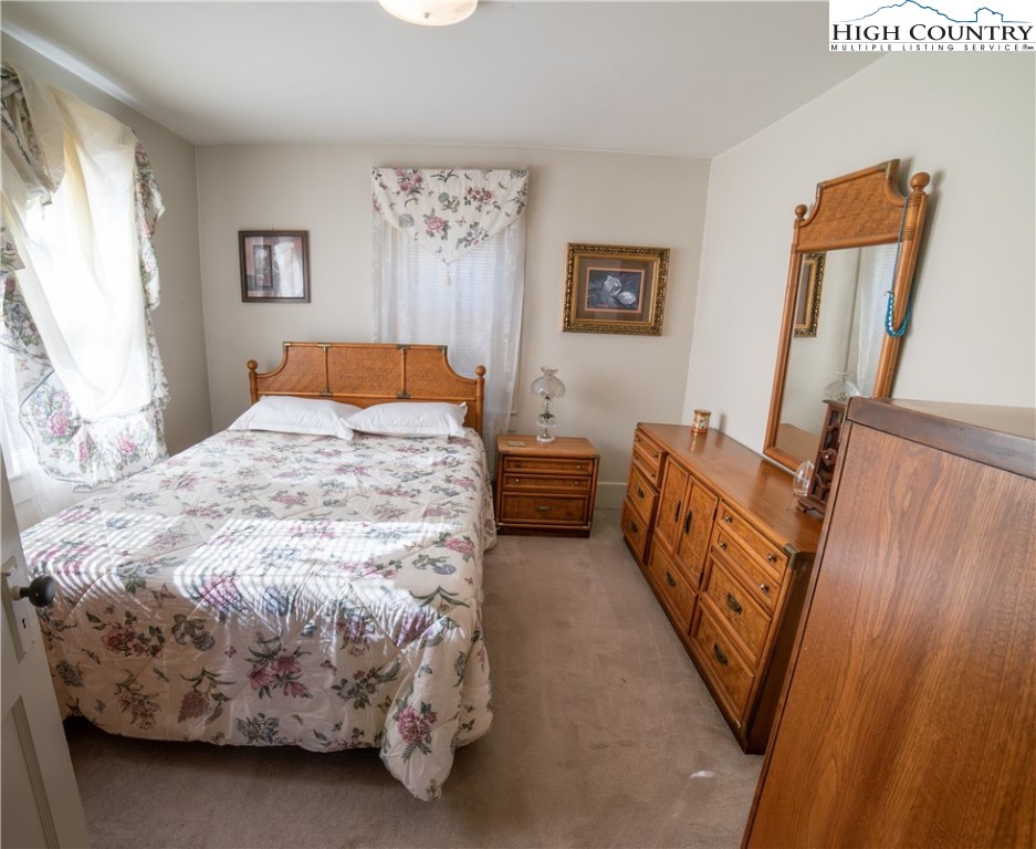 Elk Park, North Carolina 28622, United States, 3 Bedrooms Bedrooms, ,1 BathroomBathrooms,Residential,Active,231060