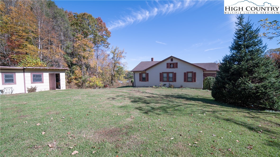 Elk Park, North Carolina 28622, United States, 3 Bedrooms Bedrooms, ,1 BathroomBathrooms,Residential,Active,231060