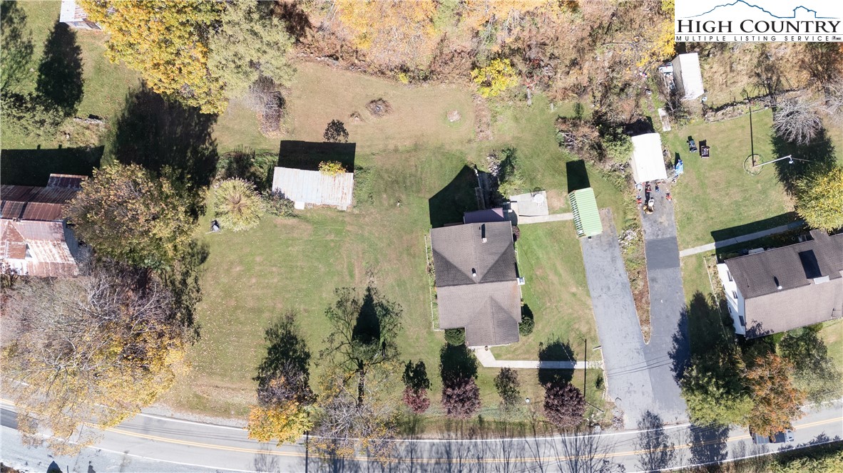 Elk Park, North Carolina 28622, United States, 3 Bedrooms Bedrooms, ,1 BathroomBathrooms,Residential,Active,231060