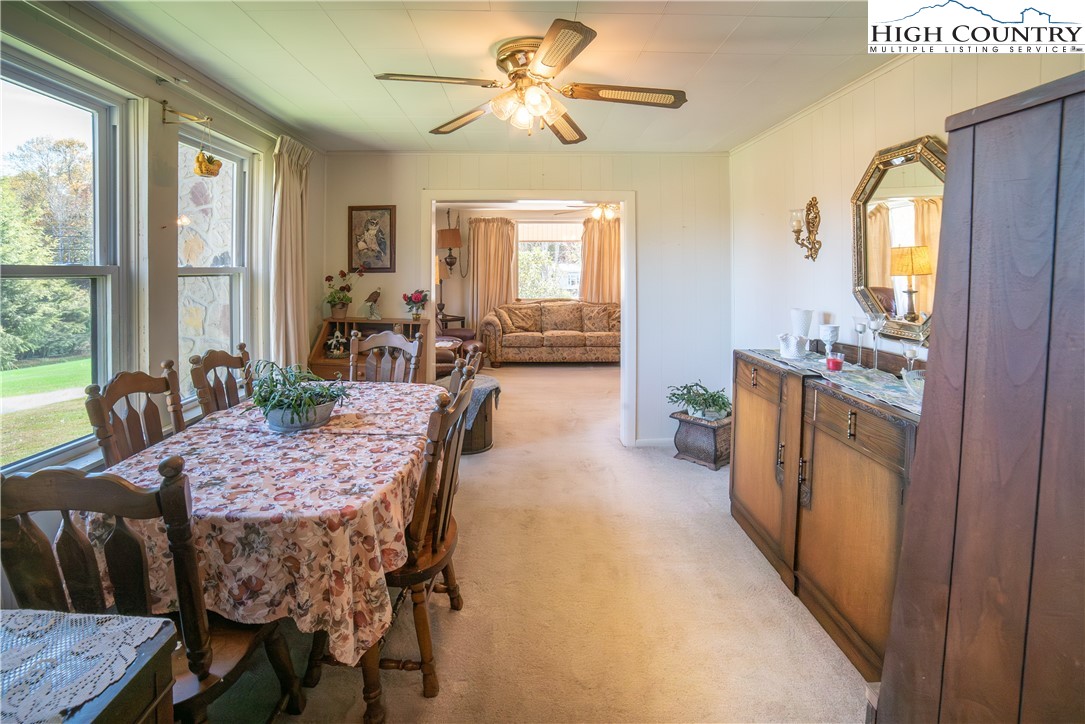 Elk Park, North Carolina 28622, United States, 3 Bedrooms Bedrooms, ,1 BathroomBathrooms,Residential,Active,231060