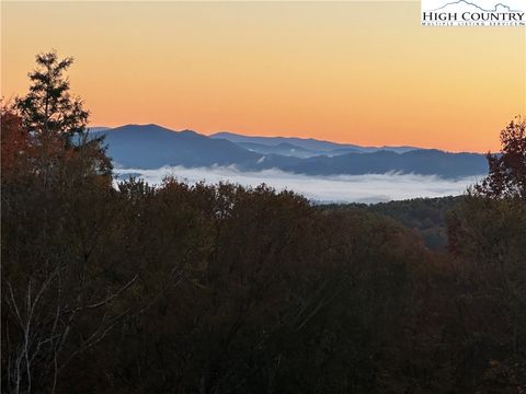 Photo of Lot 94 Eagles Nest Trail, Banner Elk, NC 28604 (MLS # 260154)