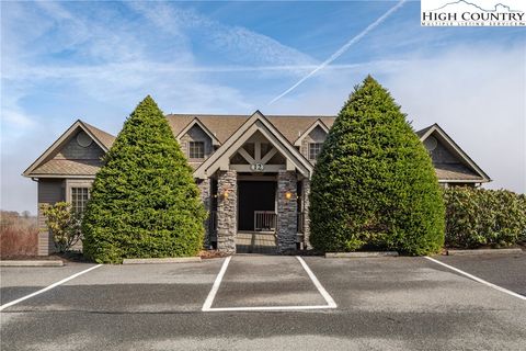 Photo of 392 Ridgeline Drive #12D, Sugar Mountain, NC 28604 (MLS # 254541)