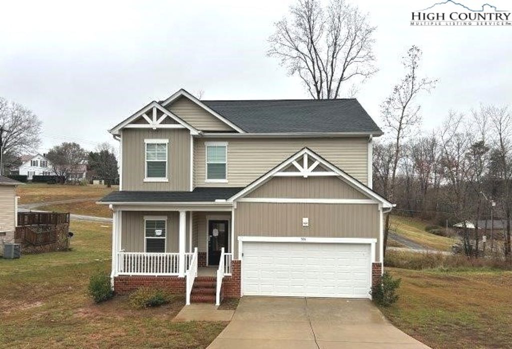 Photo of 586 NE 30th Ave. Circle, Hickory, NC 28601 (MLS # 259314)