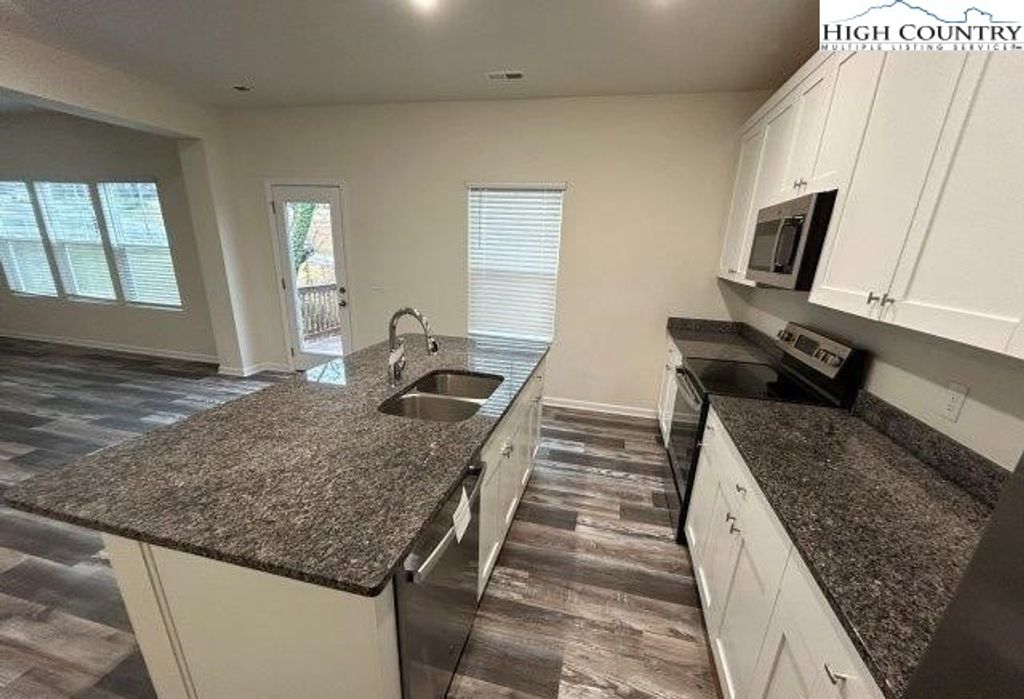 Photo of 586 NE 30th Ave. Circle, Hickory, NC 28601 (MLS # 259314)