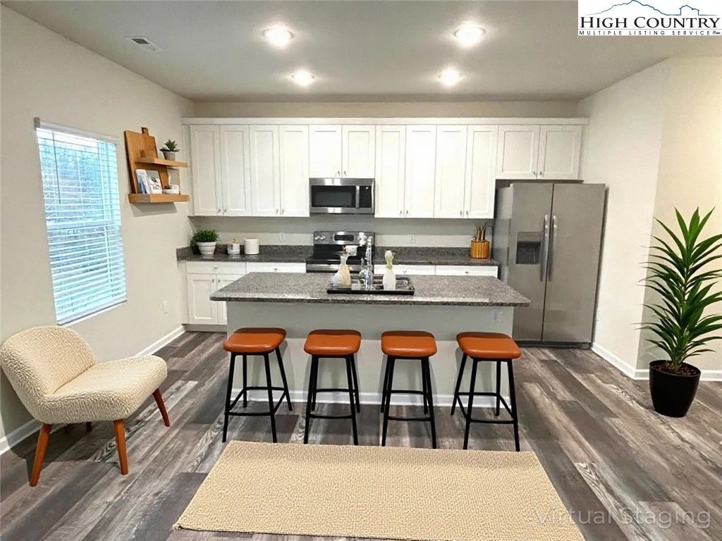 Photo of 586 NE 30th Ave. Circle, Hickory, NC 28601 (MLS # 259314)