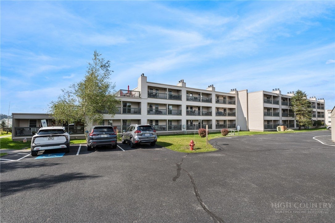 301 Pinnacle Inn Road 2113