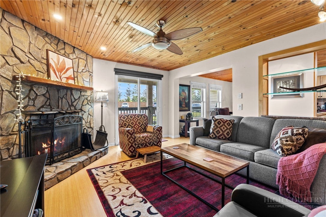 301 Pinnacle Inn Road 2113
