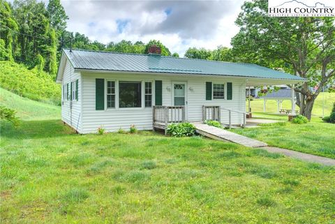 Photo of 325 Court Street, Jefferson, NC 28640 (MLS # 256329) Photo of 325 Court Street, Jefferson, NC 28640 (MLS # 256329)