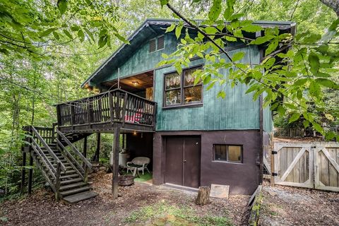 Photo of 190 Spruce Pine Road, Newland, NC 28657 (MLS # 261394)