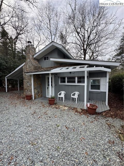 Photo of 103 Teaberry Lane, Newland, NC 28657 (MLS # 259218)