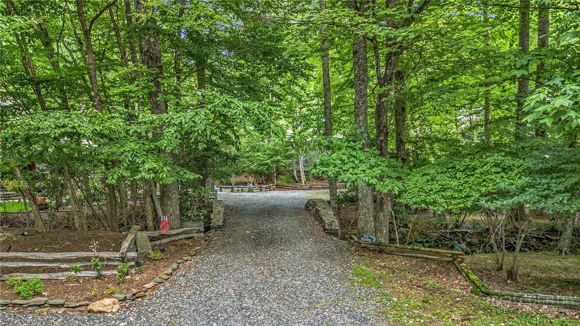 216 Stonebridge Lane