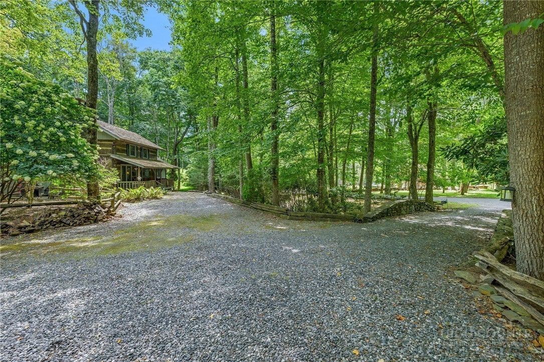 216 Stonebridge Lane