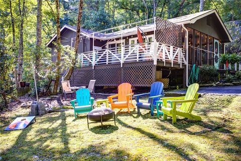 Photo of 408 Clubhouse Drive, Banner Elk, NC 28604 (MLS # 261879)