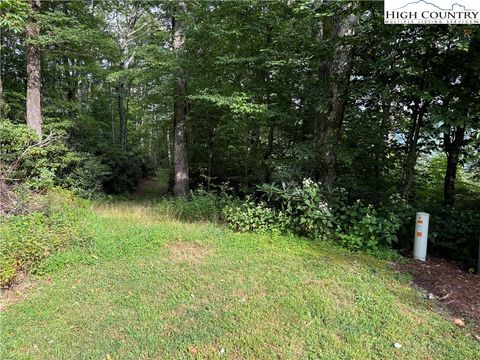Photo of Lot 2 Fieldstone Hts Drive, Blowing Rock, NC 28605 (MLS # 252195)
