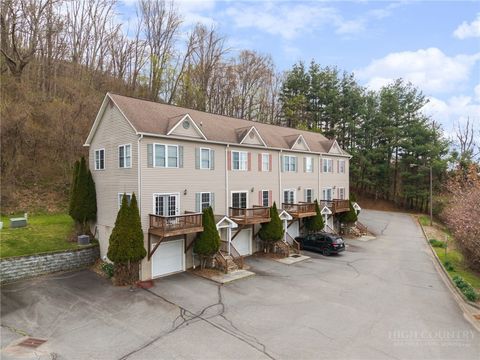 Photo of 259 Ridge View Drive #Apt B, Boone, NC 28607 (MLS # 261173)