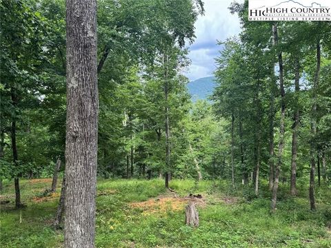 Photo of 7 Autumn Lane, West Jefferson, NC 28694 (MLS # 259236)