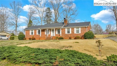 Photo of 376 Northwood Hills Road, North Wilkesboro, NC 28659 (MLS # 260227)