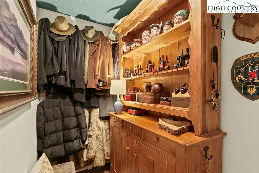 Vilas, North Carolina 28692, United States, 3 Bedrooms Bedrooms, ,4 BathroomsBathrooms,Residential,Active,228551