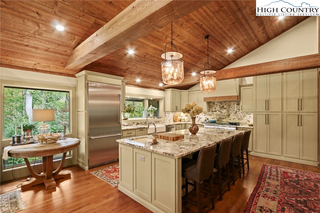 Vilas, North Carolina 28692, United States, 3 Bedrooms Bedrooms, ,4 BathroomsBathrooms,Residential,Active,228551