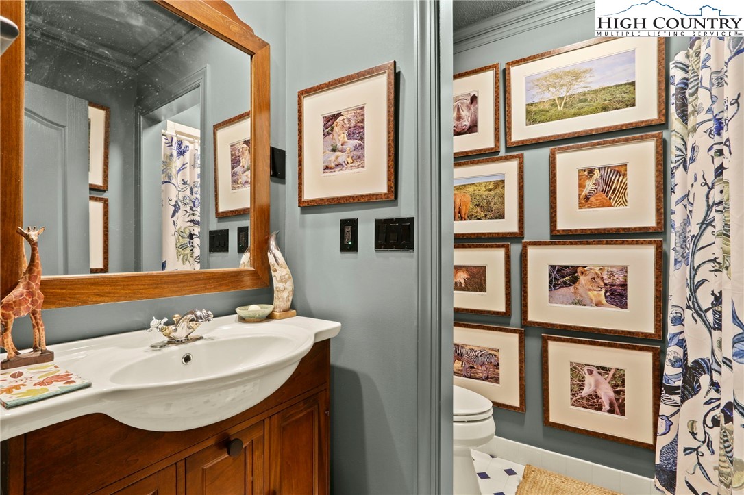 Vilas, North Carolina 28692, United States, 3 Bedrooms Bedrooms, ,4 BathroomsBathrooms,Residential,Active,228551