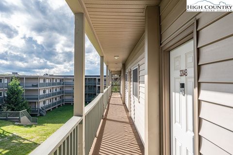 Photo of 301 Pinnacle Inn Road #3204B, Beech Mountain, NC 28604 (MLS # 255793)