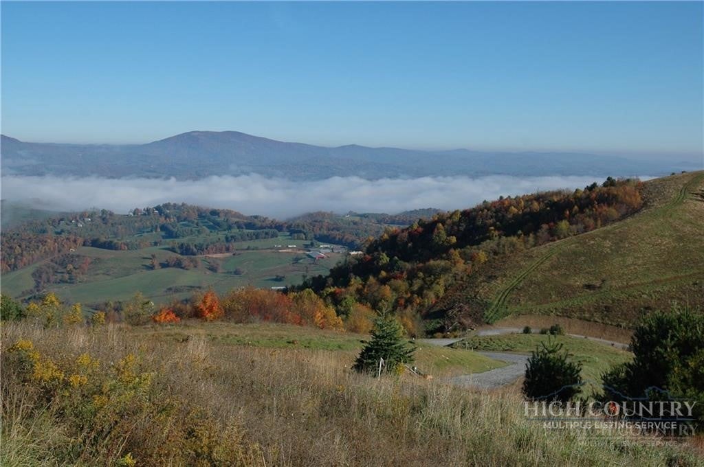 23 Twin Oaks Mountain Boulevard