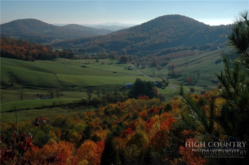 23 Twin Oaks Mountain Boulevard
