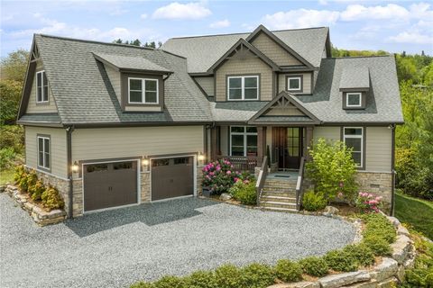 Photo of 128 Starry Night Trail, Blowing Rock, NC 28605 (MLS # 261472)