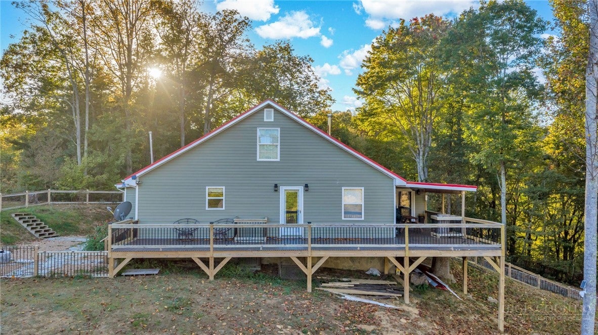2832 Roaring Fork Road