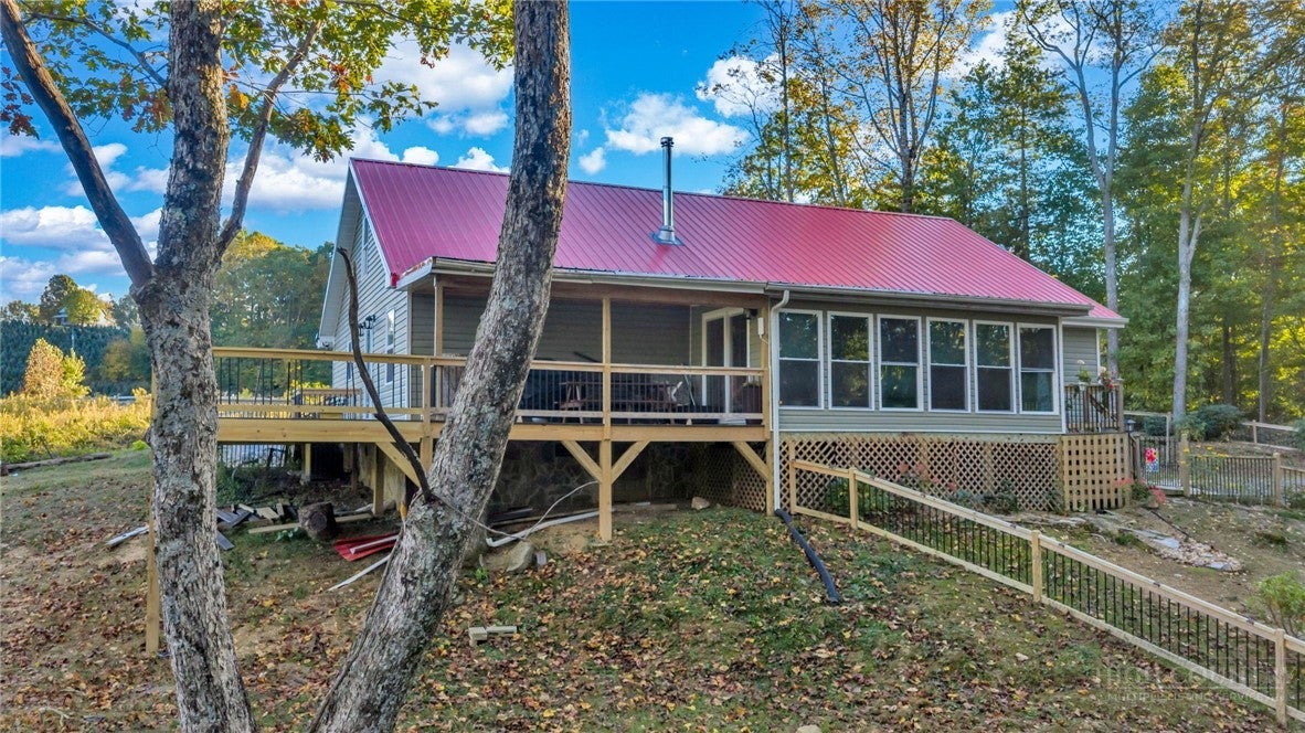 2832 Roaring Fork Road