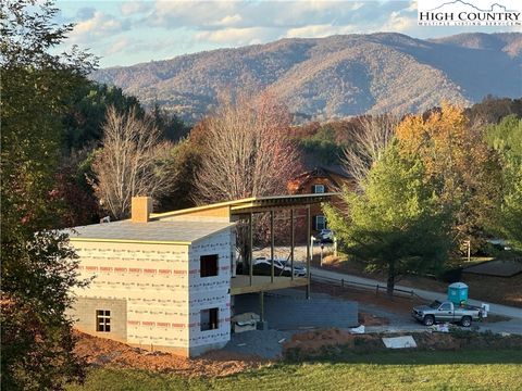 Photo of 16 Bear Lodge Drive, Sparta, NC 28675 (MLS # 259428)