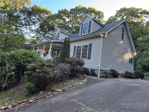 Photo of 1305 Old Hampton Road, Boone, NC 28607 (MLS # 264407)