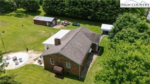 Photo of 1424 Bear Creek Road, Bakersville, NC 28705 (MLS # 256449)