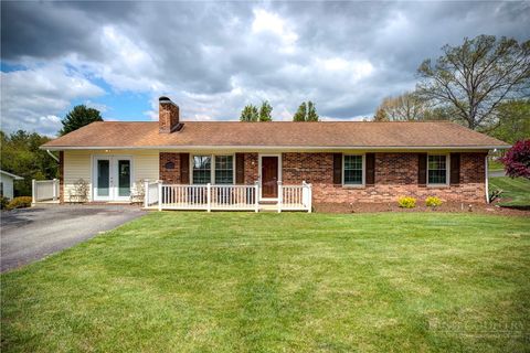 Photo of 175 Sunset Drive, Sparta, NC 28675 (MLS # 261410)