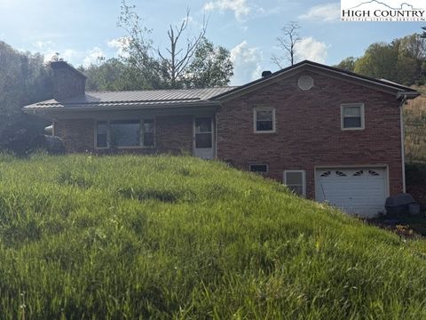 Photo of 11879 NC Highway 194 N, Lansing, NC 28643 (MLS # 257467)