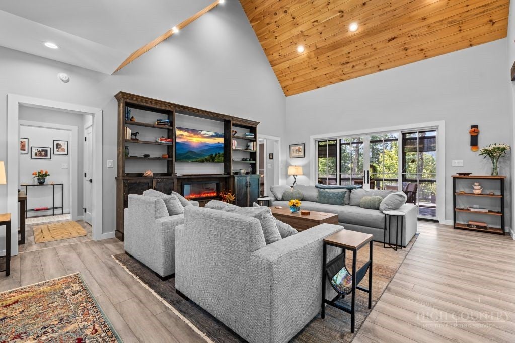 253 Farm Loop Road