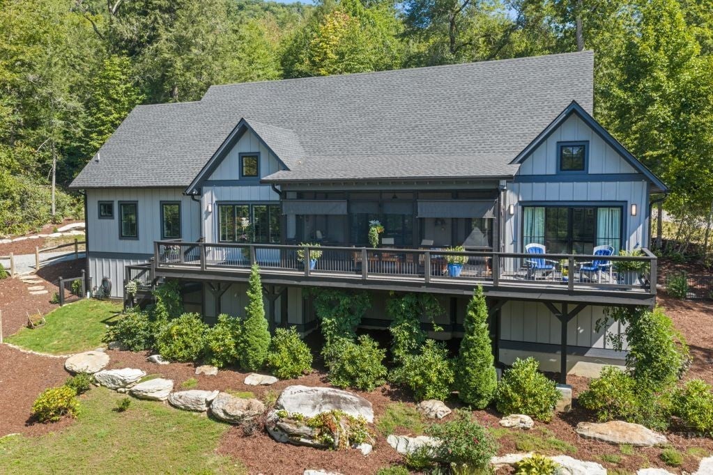 253 Farm Loop Road