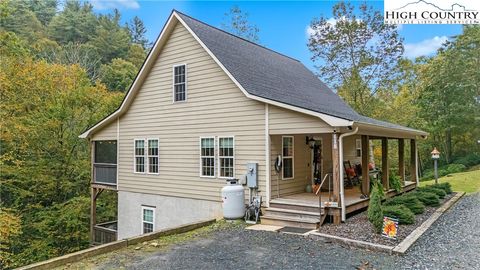 Photo of 201 Eagles Nest Trail, West Jefferson, NC 28694 (MLS # 258294)