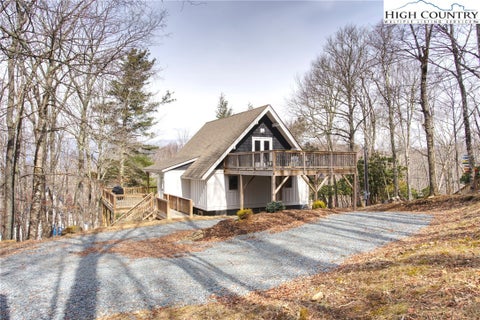 Photo of 111 Overbrook Trail, Beech Mountain, NC 28604 (MLS # 260124)