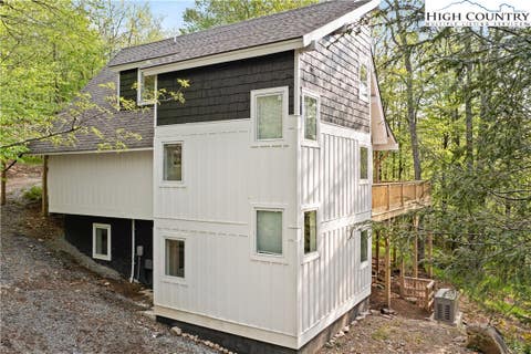 Photo of 111 Overbrook Trail, Beech Mountain, NC 28604 (MLS # 260124)