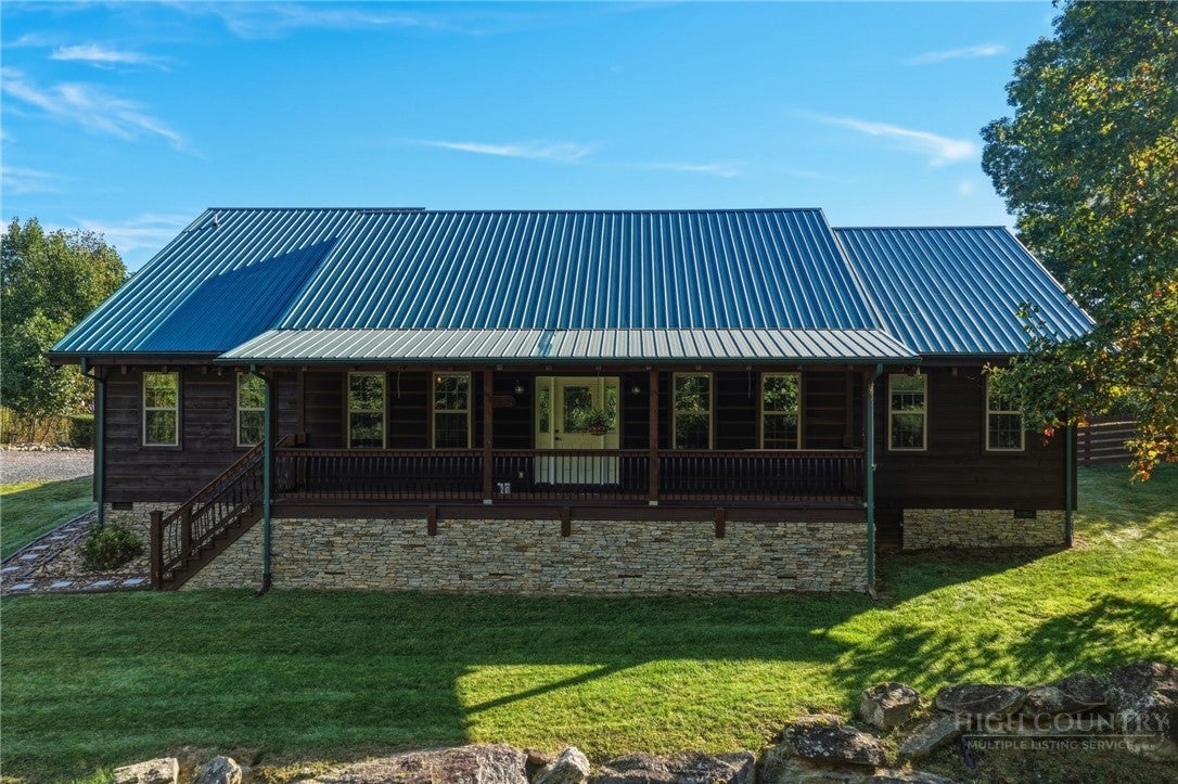 598 Valle Meadows Trail