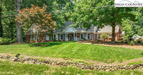 Photo of 465 Forest Drive, Wilkesboro, NC 28697 (MLS # 256230) Photo of 465 Forest Drive, Wilkesboro, NC 28697 (MLS # 256230)