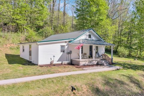 Photo of 496 Camp Joy Road, Zionville, NC 28698 (MLS # 260822)