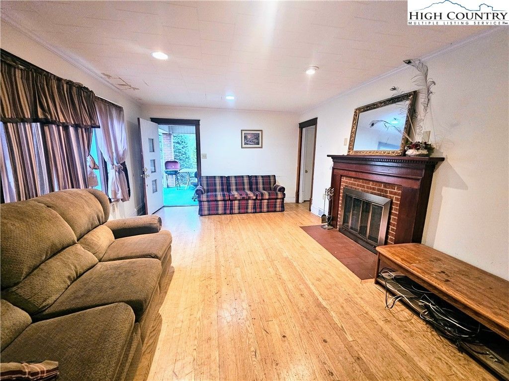 Photo of 270 Wade E Vannoy Dr, Todd, NC 28684 (MLS # 260057)