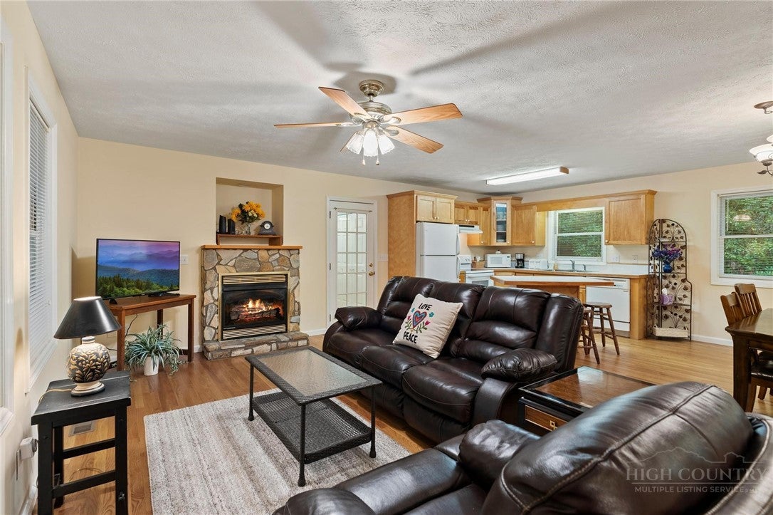 376 Deerfield Forest Parkway