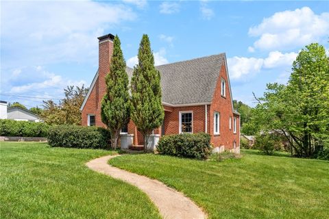 Photo of 306 Wilton Avenue, West Jefferson, NC 28694 (MLS # 261224)