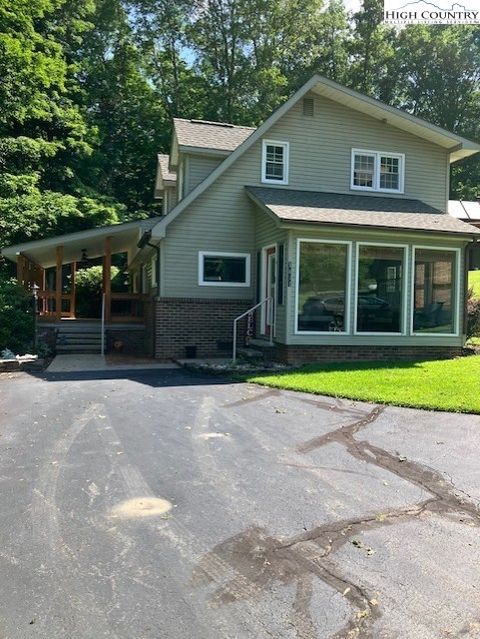 Photo of 1861 Vanderpool Road, Vilas, NC 28692 (MLS # 256414)