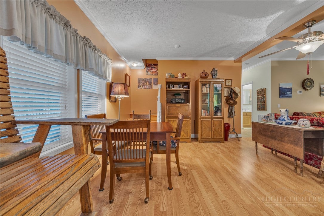 3786 Peak Road