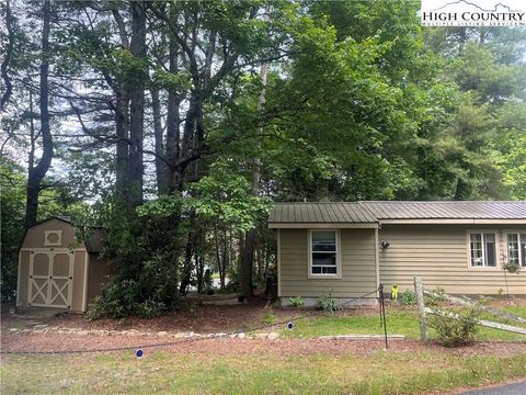 Photo of 80 Pine Valley Road, Newland, NC 28657 (MLS # 257098) Photo of 80 Pine Valley Road, Newland, NC 28657 (MLS # 257098)